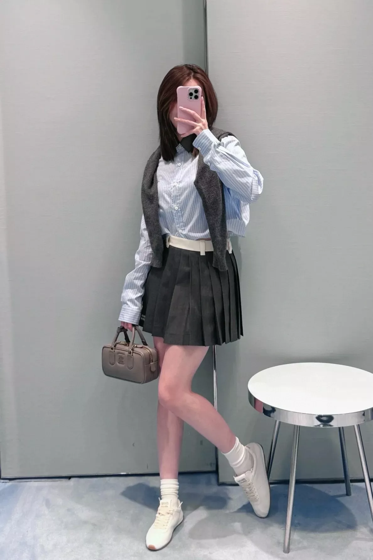 미우미우 아르카디 스몰 레더 탑핸들 백 상세 이미지 33