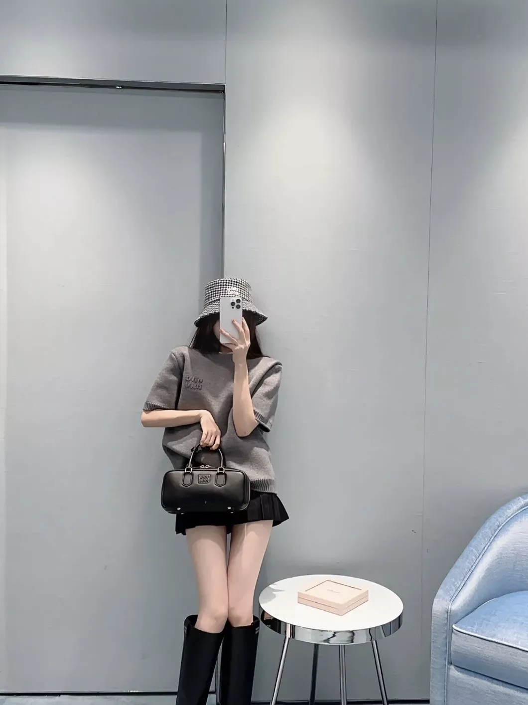 미우미우 아르카디 가죽 미들 백 상세 이미지 23