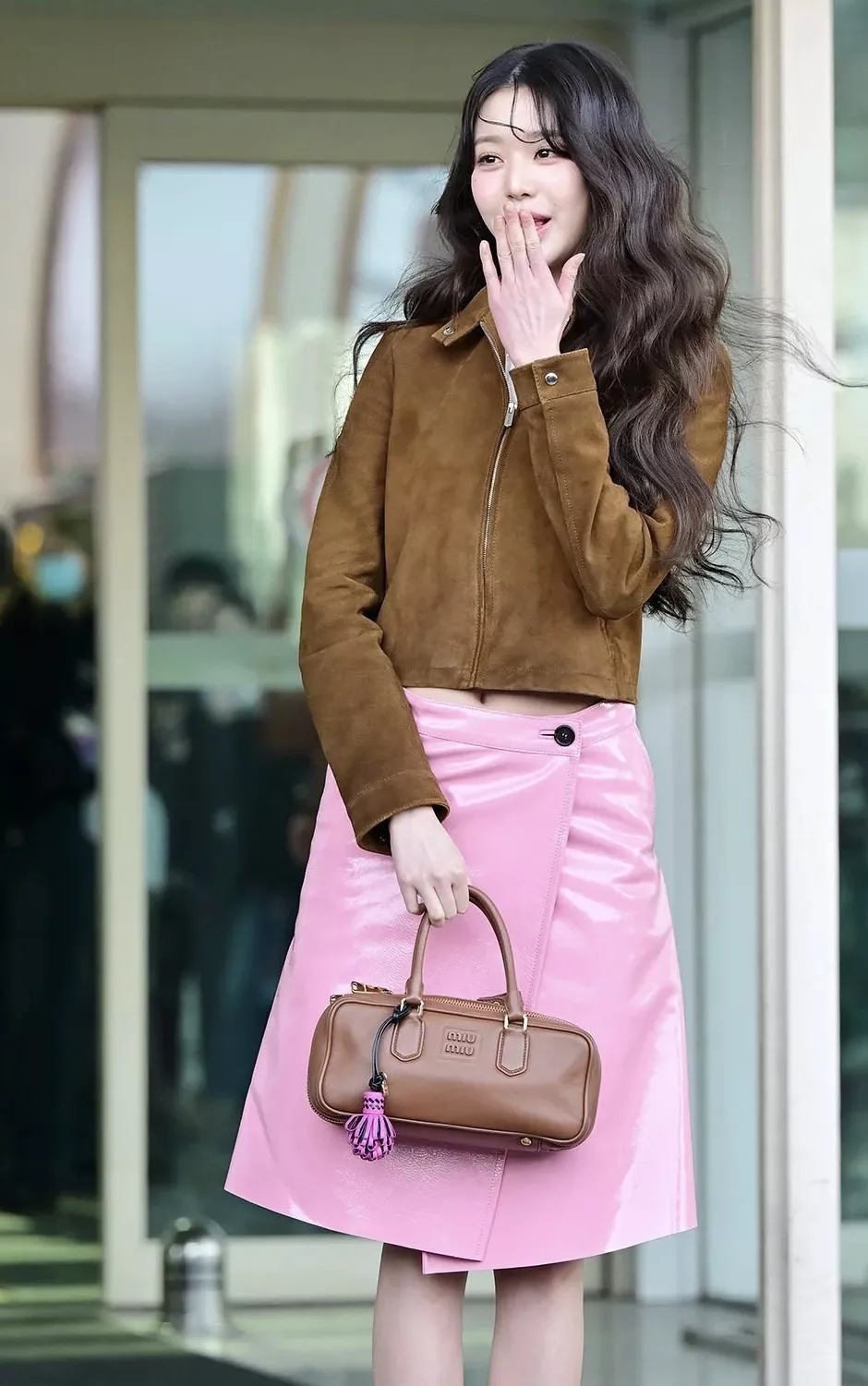 미우미우 아르카디 소프트 레더 미들 백 상세 이미지 46