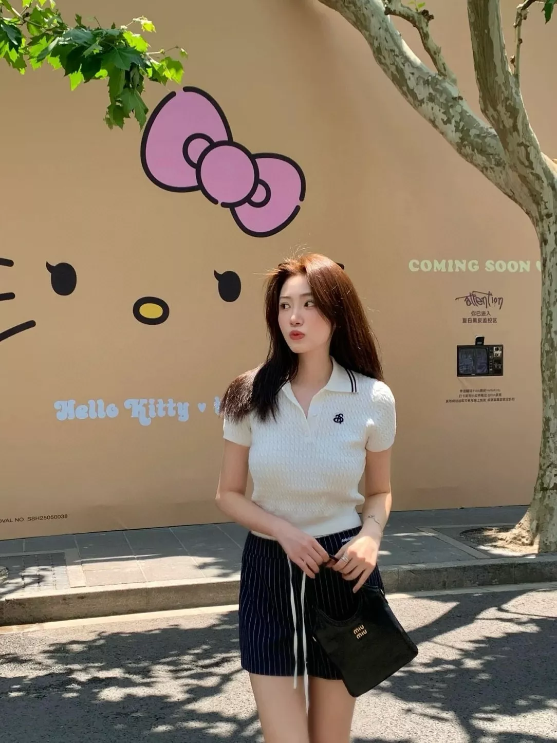 미우미우 아이비 스몰 페이턴트 토트백 상세 이미지 31