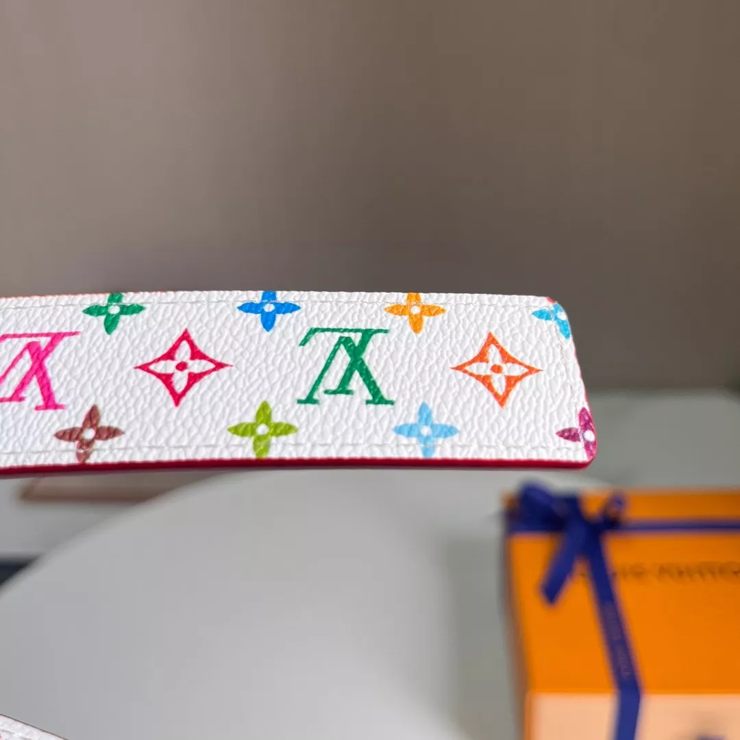 루이비통 하트 버클 멀티로고 벨트 상세 이미지 9