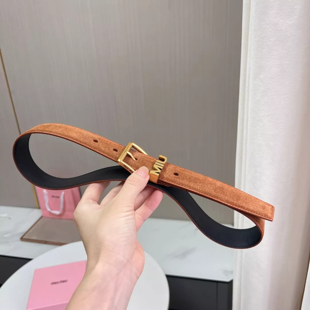 미우미우 스웨이드 슬림 허리 장식 벨트 상세 이미지 3