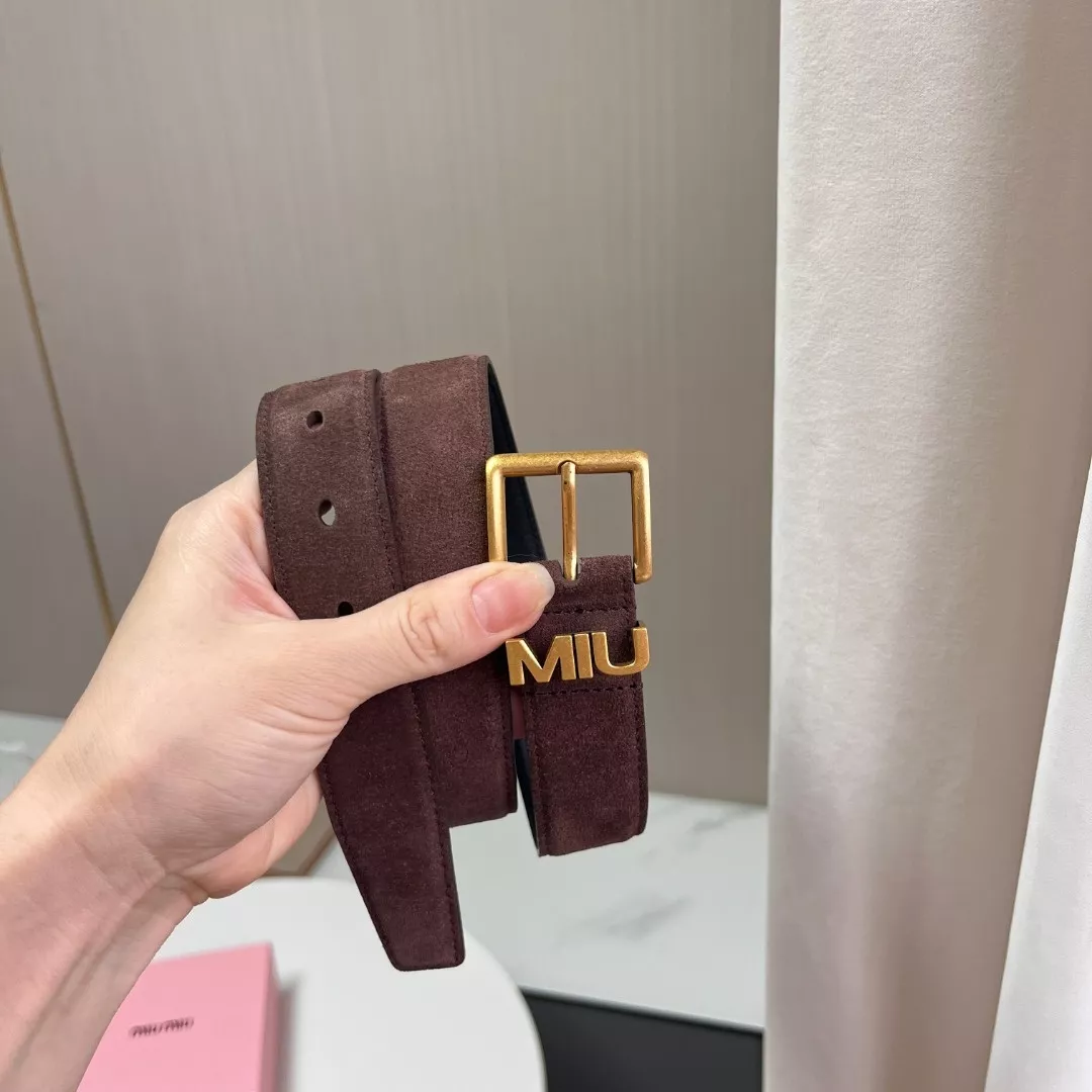 미우미우 스웨이드 레터 버클 벨트 상세 이미지 8