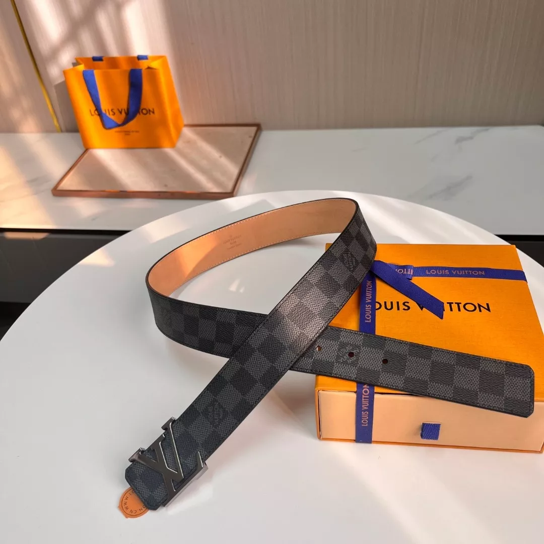 루이비통 다미에 그래피트 LV 메탈 로고 벨트 상세 이미지 9