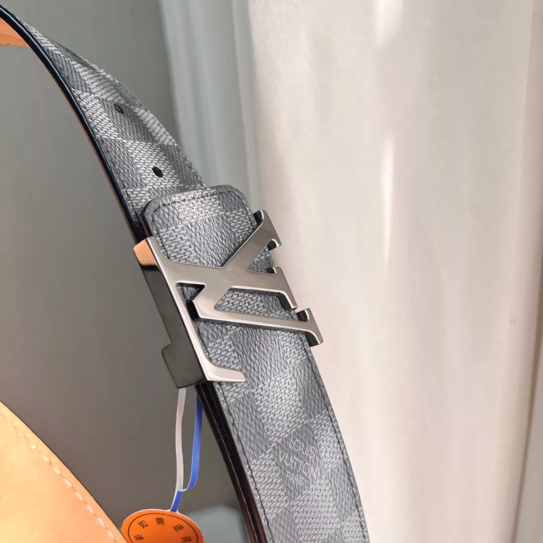 루이비통 다미에 그래피트 LV 메탈 로고 벨트 상세 이미지 2