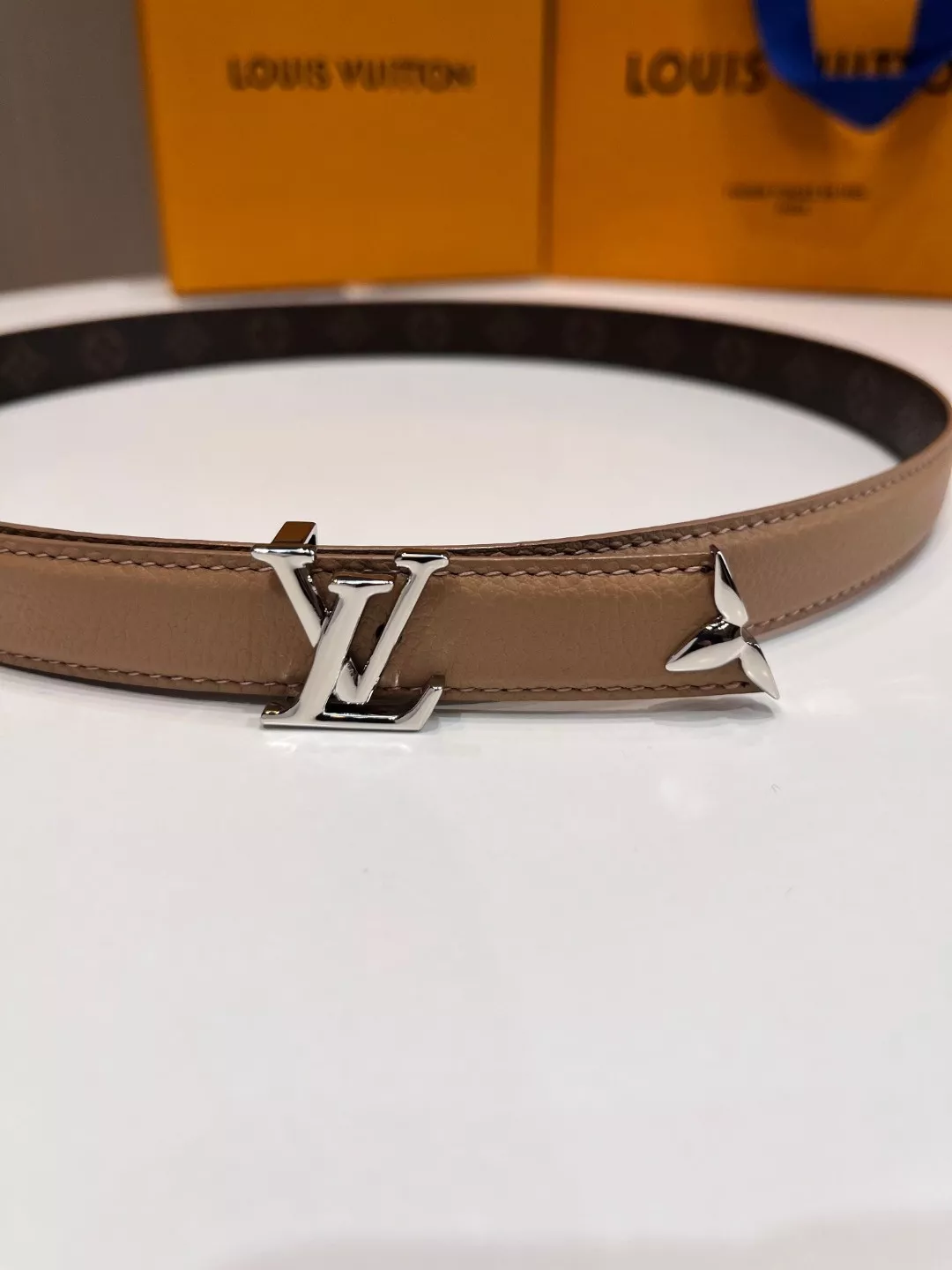 루이비통 캔버스 레더 콤비 LV 로고 버클 벨트 상세 이미지 2