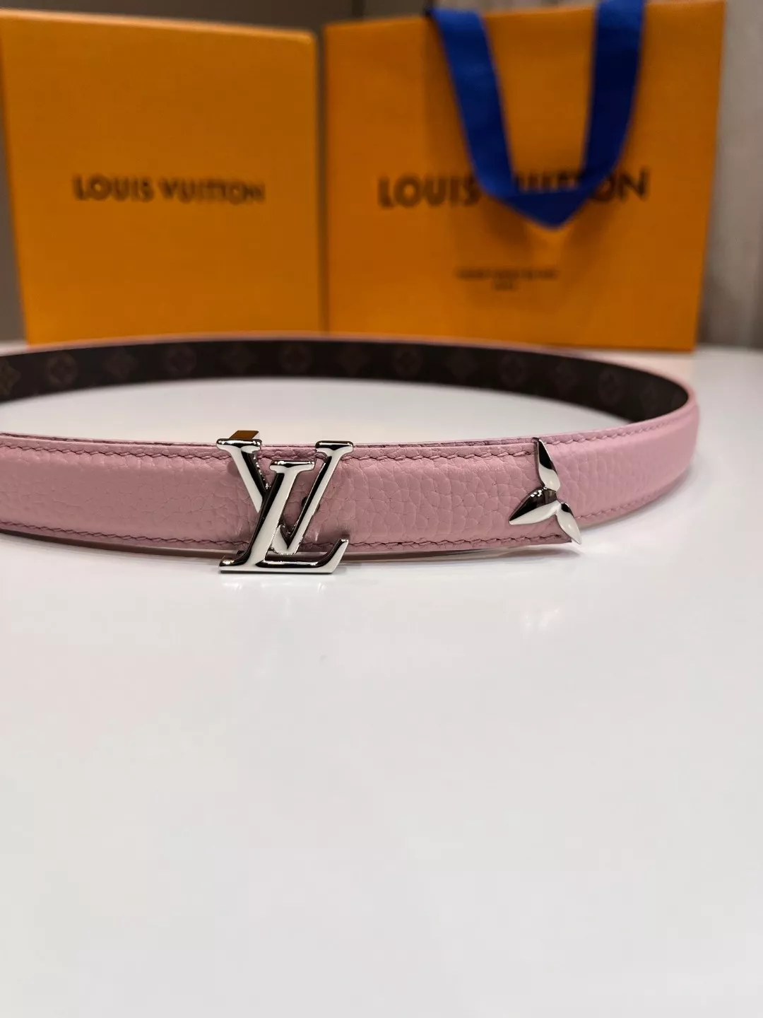 루이비통 모노그램 캔버스 여성 벨트 LV 이니셜 버클 상세 이미지 2