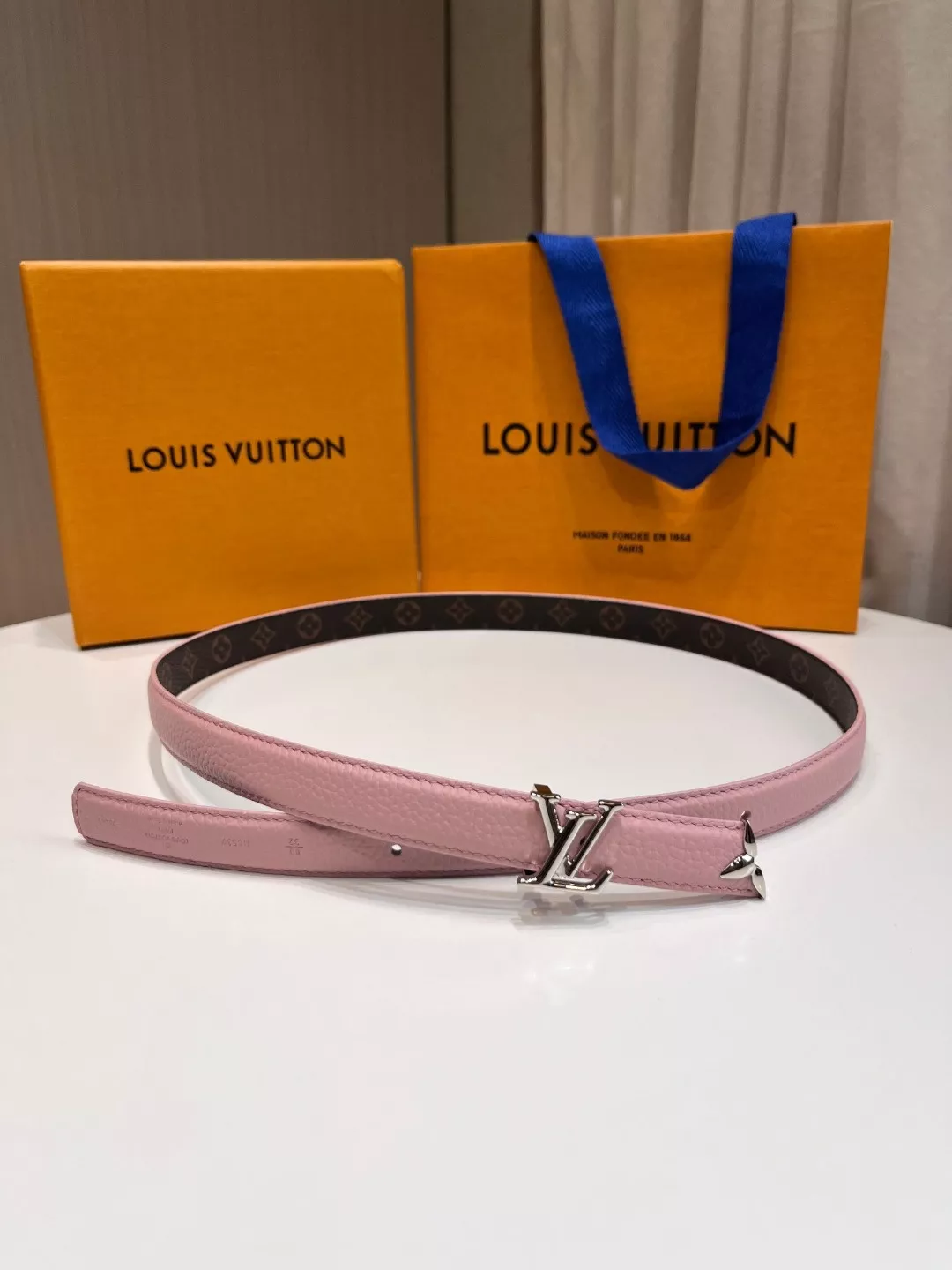 루이비통 모노그램 캔버스 여성 벨트 LV 이니셜 버클 상세 이미지 5