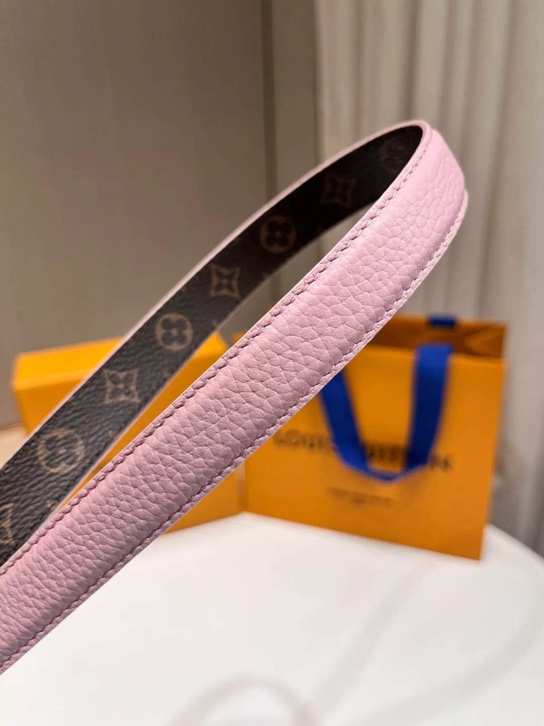 루이비통 모노그램 캔버스 여성 벨트 LV 이니셜 버클 상세 이미지 7