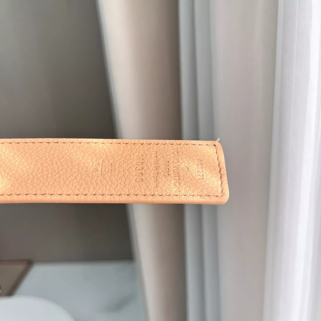 루이비통 모노그램 캔버스 리버서블 LV 버클 벨트 3cm 상세 이미지 9