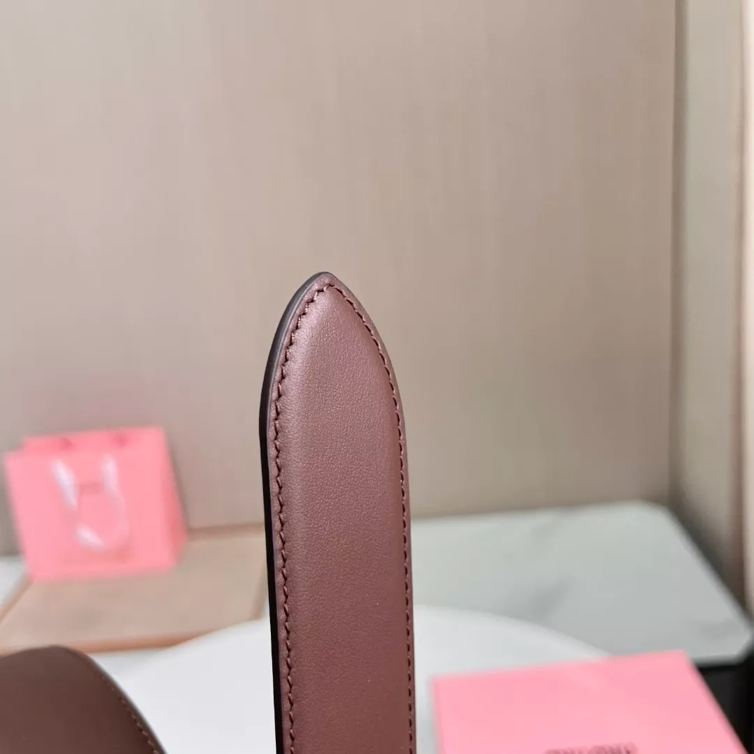 미우미우 레터링 로고 버클 카프스킨 벨트 상세 이미지 9