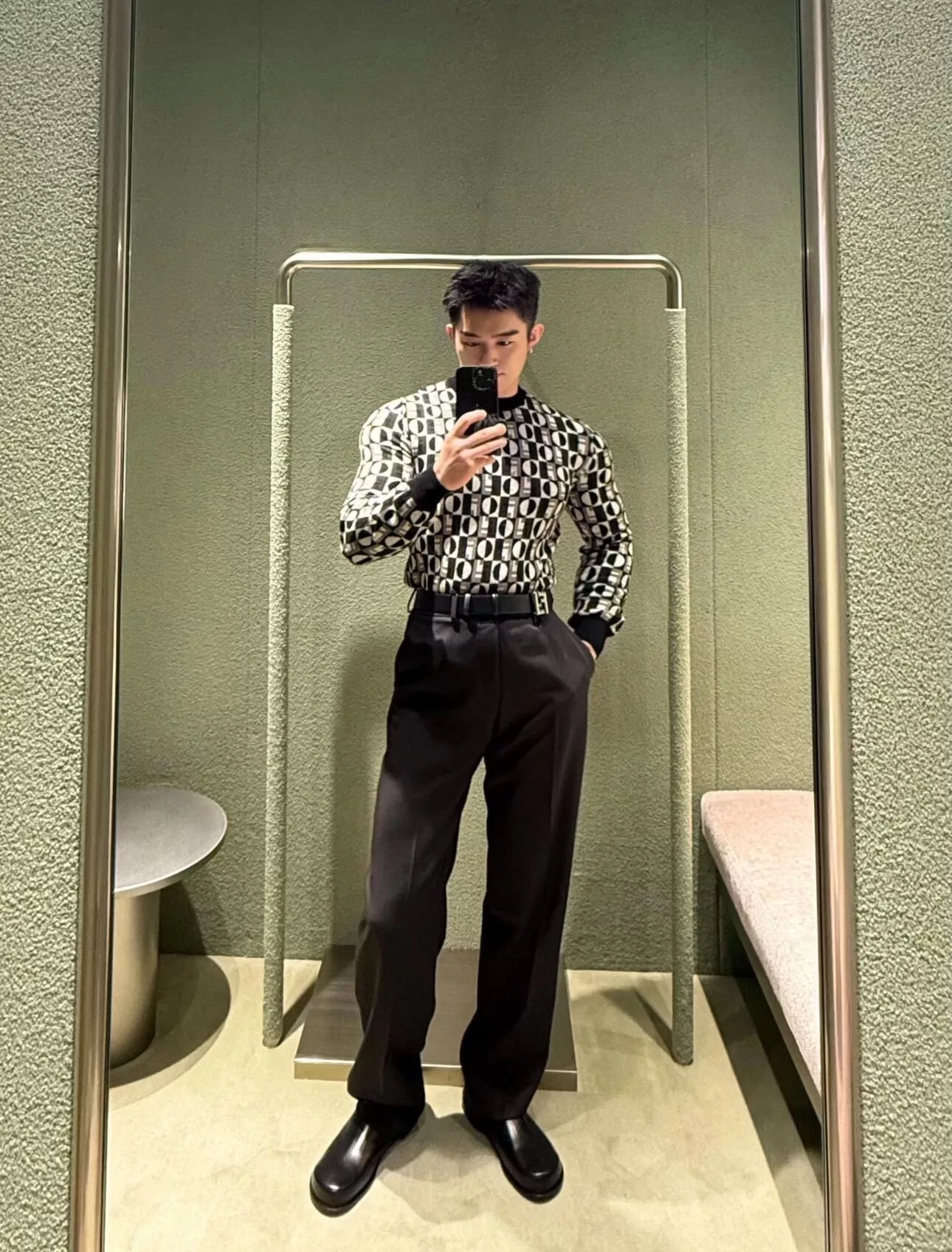 펜디 FF 자카드 지오메트릭 라운드넥 울 니트 상세 이미지 24