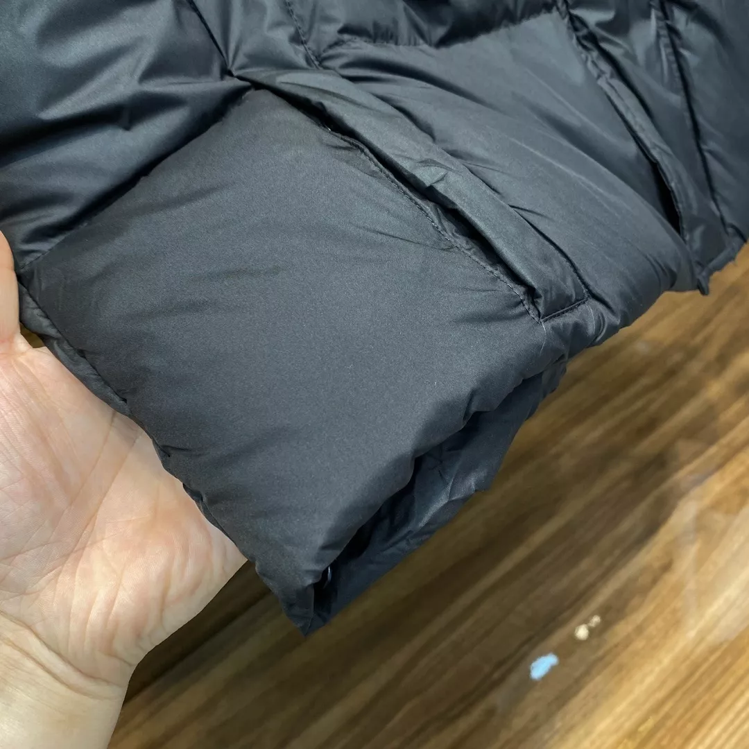 발렌시아가 나일론 후드 하이넥 집업 다운 재킷 상세 이미지 5