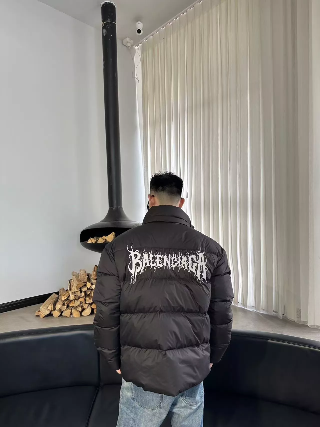 발렌시아가 나일론 후드 하이넥 집업 다운 재킷 상세 이미지 29