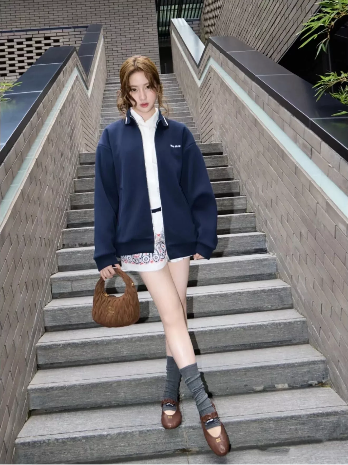 미우미우 로고 자수 카라 집업 재킷 상세 이미지 21