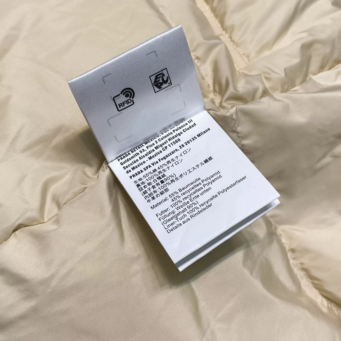 프라다 밀도 높은 혼방 코튼 스탠드카라 다운 재킷 상세 이미지 19