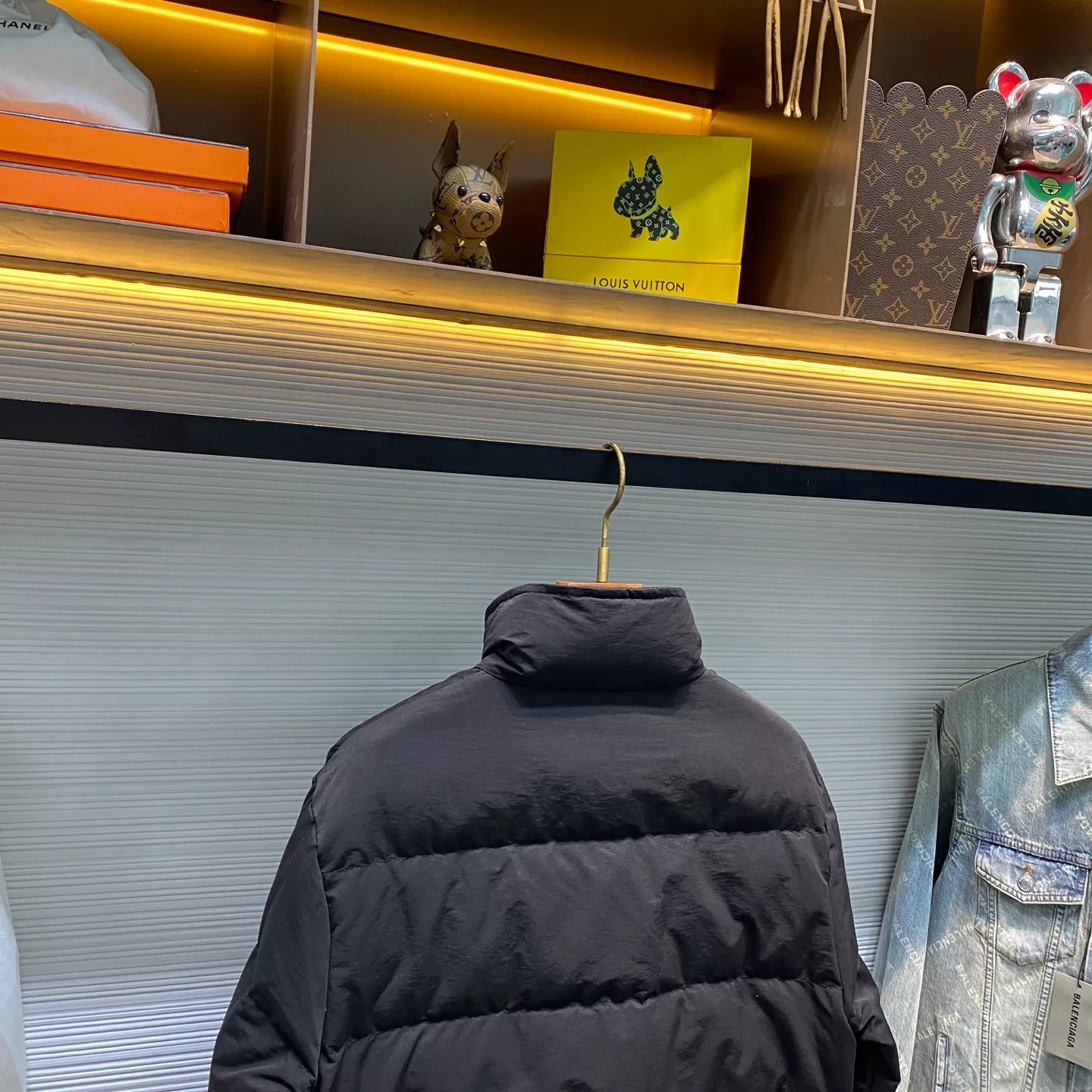 프라다 사선 퀼팅 나일론 다운 재킷 상세 이미지 7