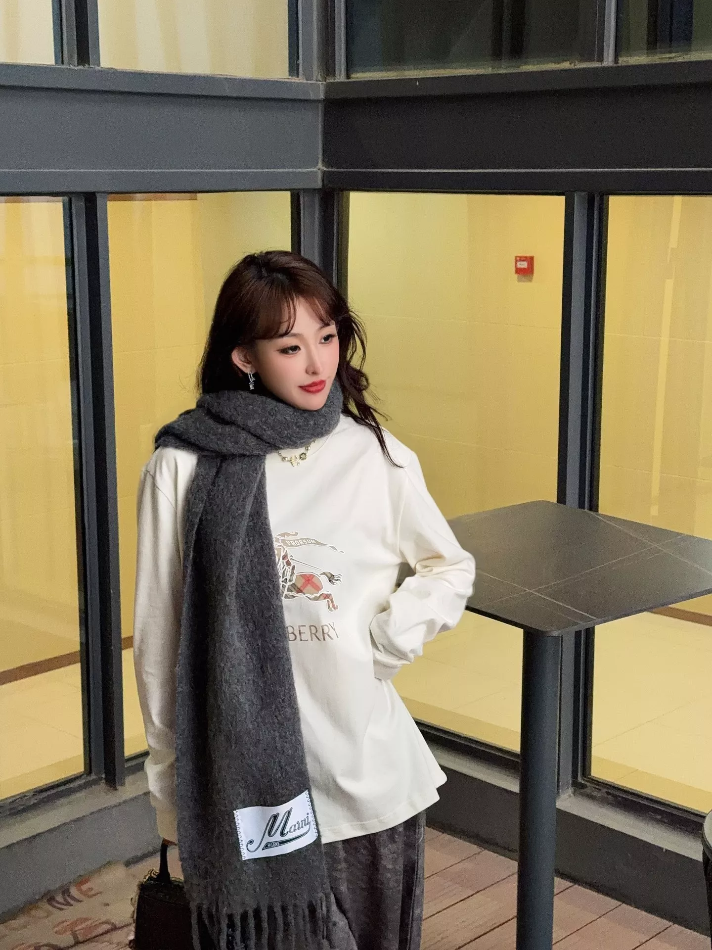 버버리 체크 패턴 전마 로고 프린트 롱슬리브 티셔츠 상세 이미지 19