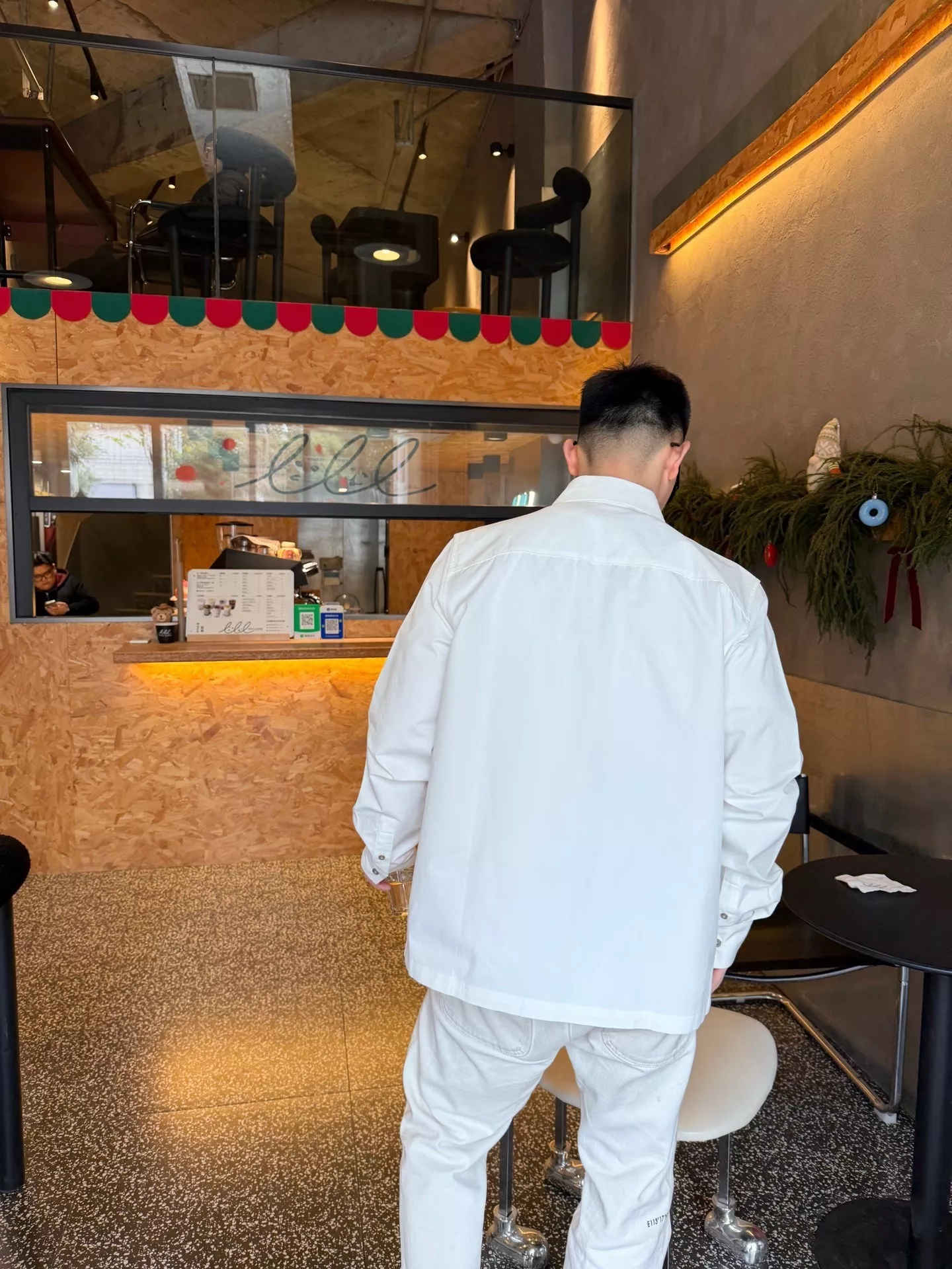 루이비통 모노그램 엠보스드 포켓 코튼 트윌 카라 셔츠 상세 이미지 23