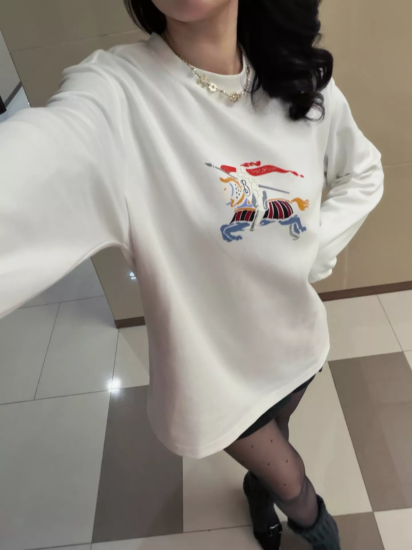 버버리 컬러 전마 그래픽 루즈핏 라운드넥 롱슬리브 상세 이미지 21