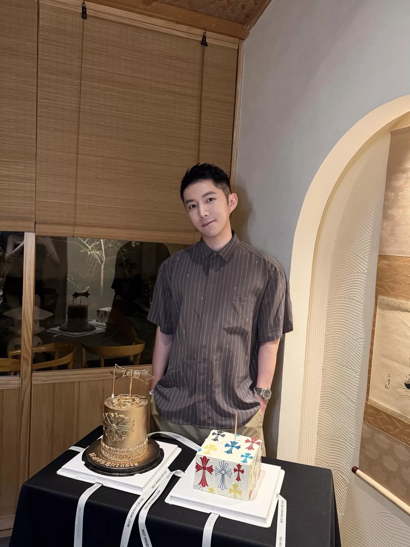 생로랑 모노그램 자카드 스트라이프 실크 셔츠 상세 이미지 20