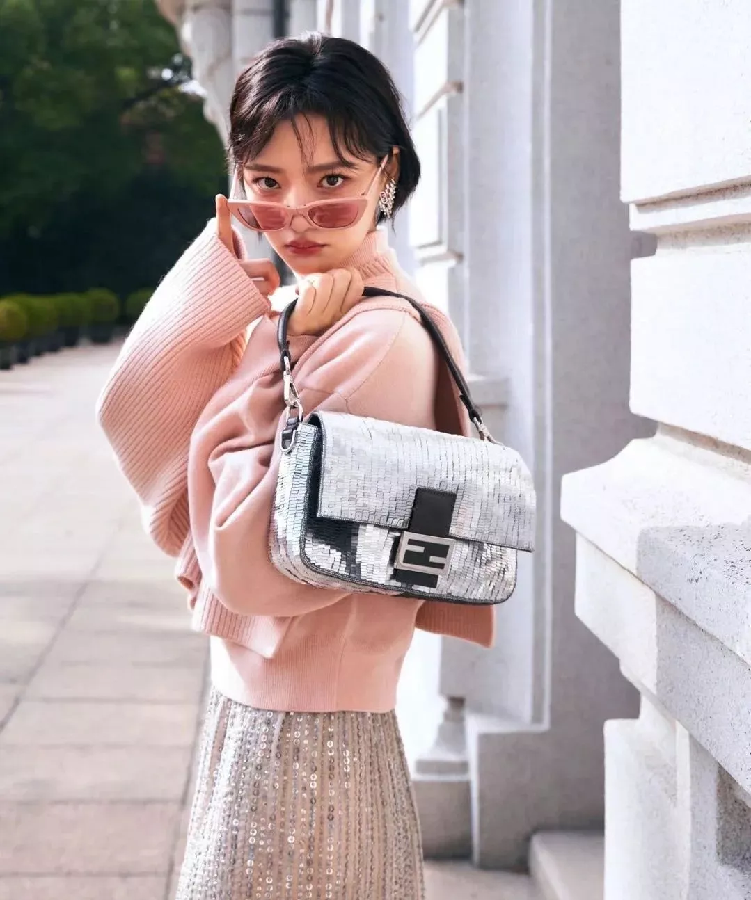 펜디 시퀸 장식 클래식 바게트 숄더백 상세 이미지 19