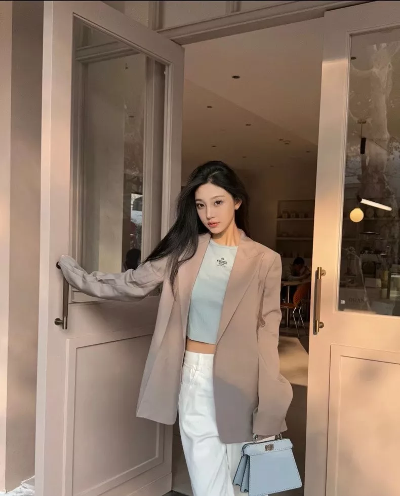 펜디 피카부 아이씨유 쁘띠 토트백 상세 이미지 23
