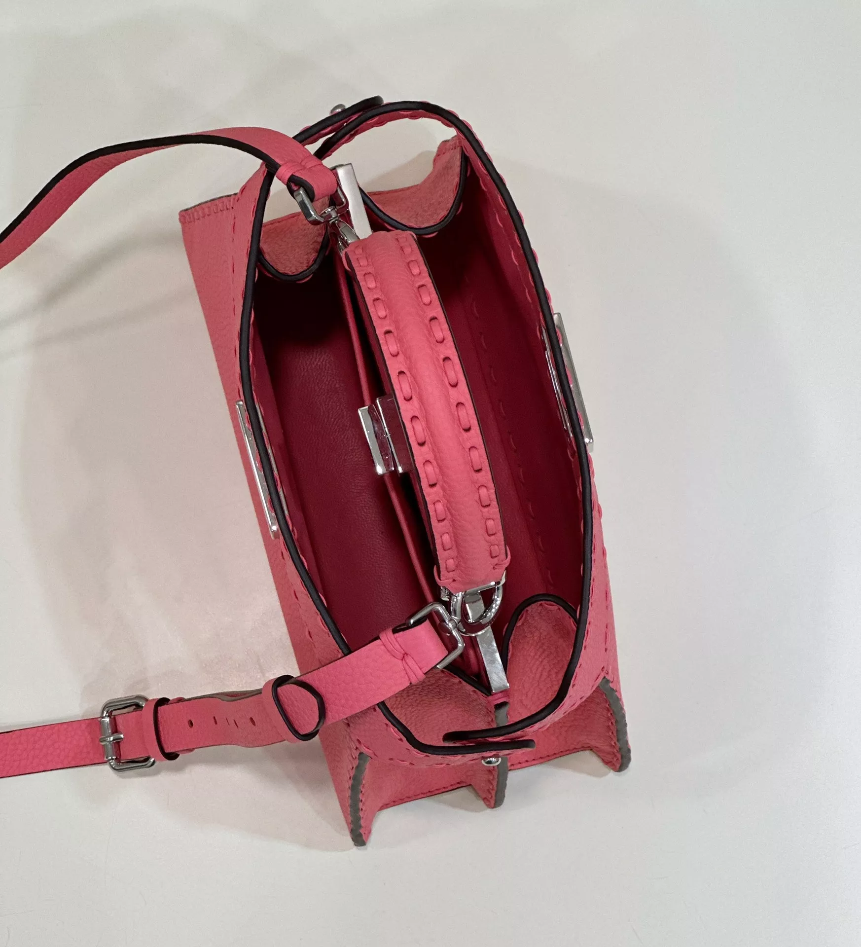 펜디 피카부 스몰 핸드백 상세 이미지 9