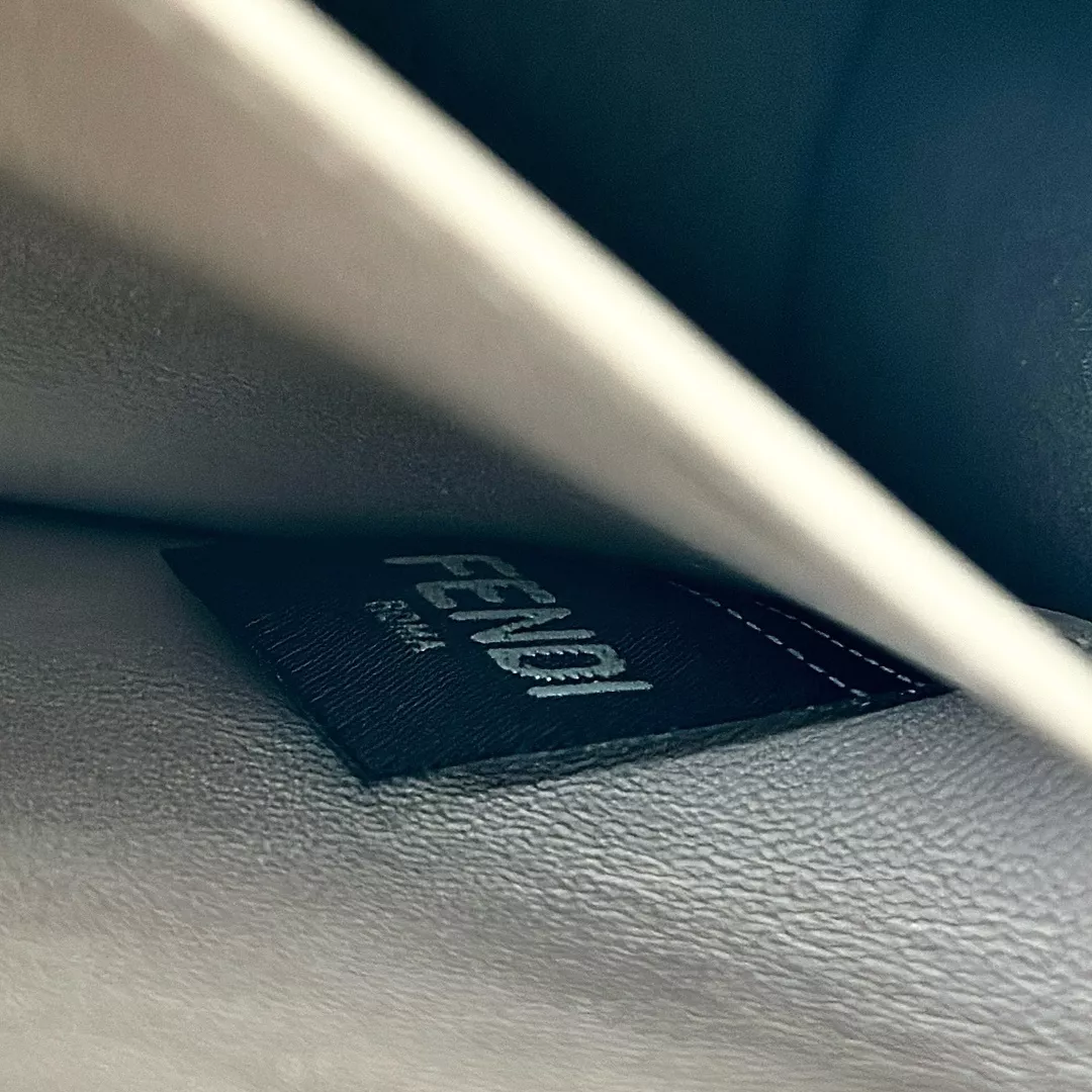 펜디 피카부 아이씨유 풀레더 위빙 투웨이 백 상세 이미지 7