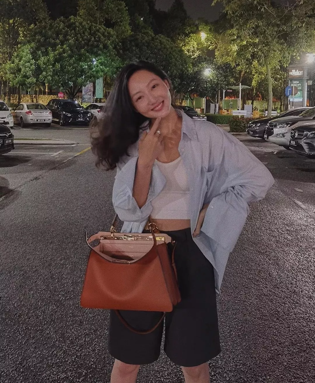 펜디 피카부 아이 씨 유 가죽 토트백 상세 이미지 14