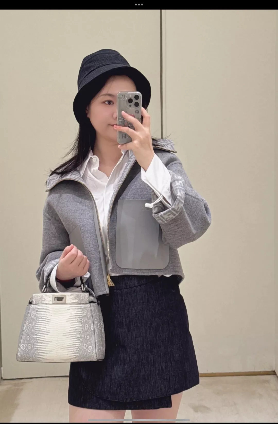 펜디 피카부 리자드 레더 탑핸들 백 상세 이미지 17