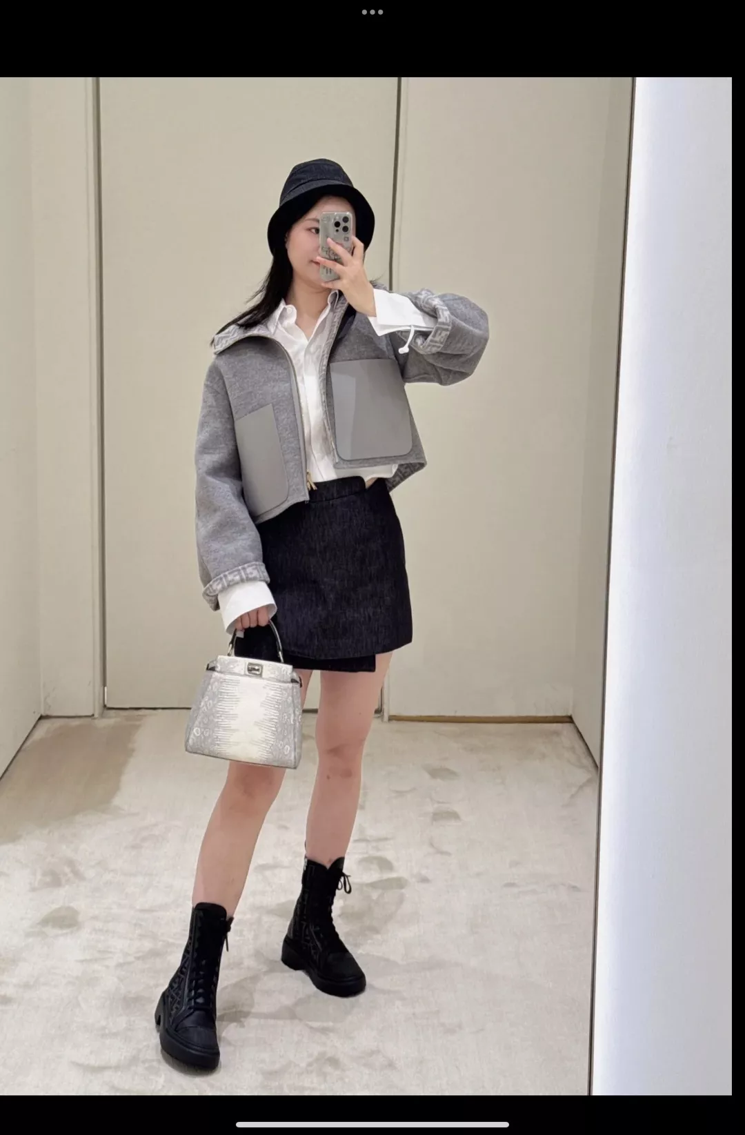펜디 피카부 리자드 레더 탑핸들 백 상세 이미지 19