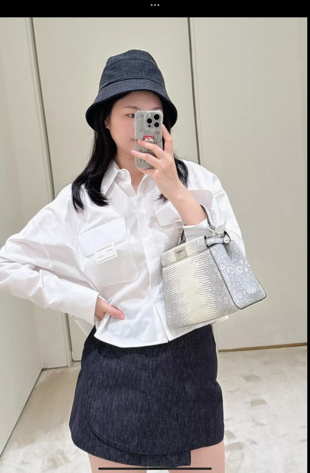 펜디 피카부 리자드 레더 탑핸들 백 상세 이미지 18