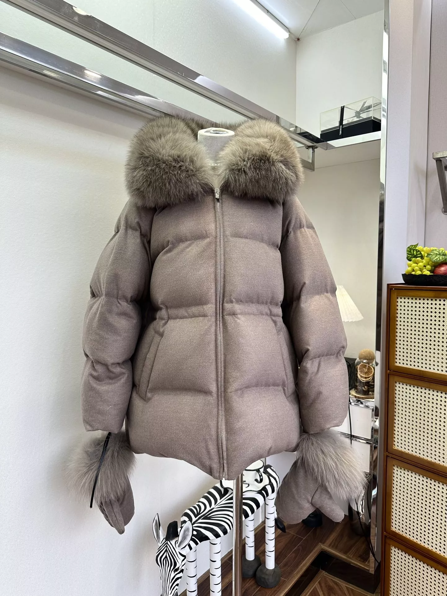 로로피아나 폭스퍼 탈부착 구스다운 쇼트 패딩 점퍼 상세 이미지 10