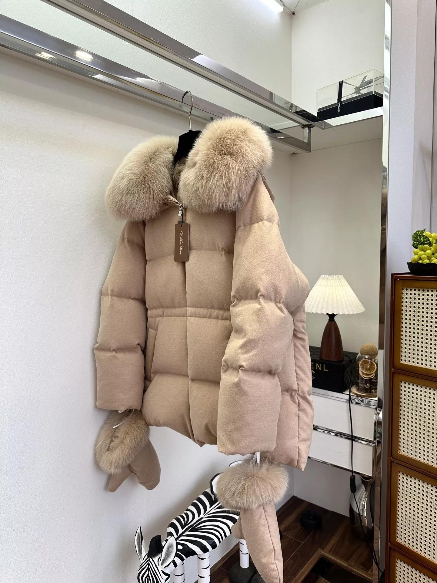 로로피아나 폭스퍼 탈부착 구스다운 쇼트 패딩 점퍼 상세 이미지 7