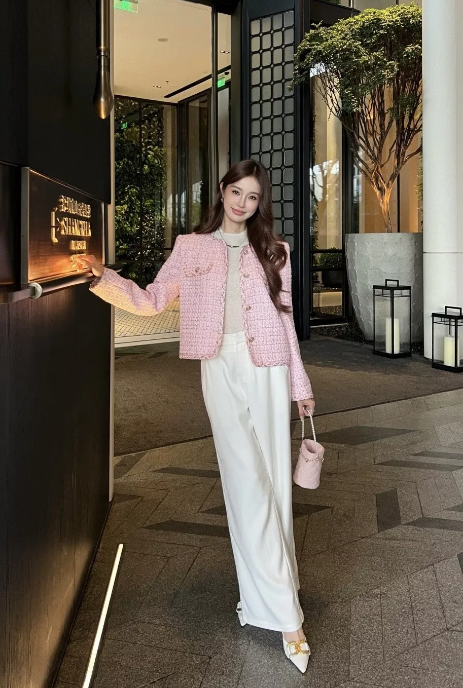샤넬 클래식 핑크 트위드 크롭 재킷 상세 이미지 10