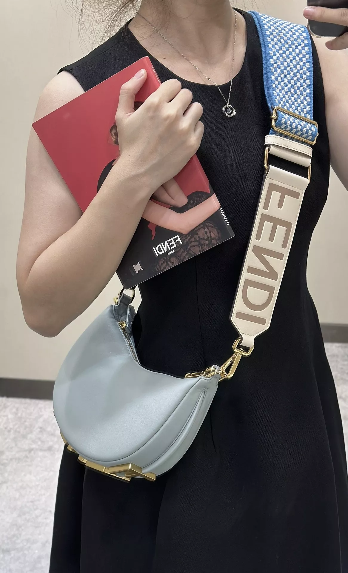펜디 펜디그래피 미니 호보백 상세 이미지 17