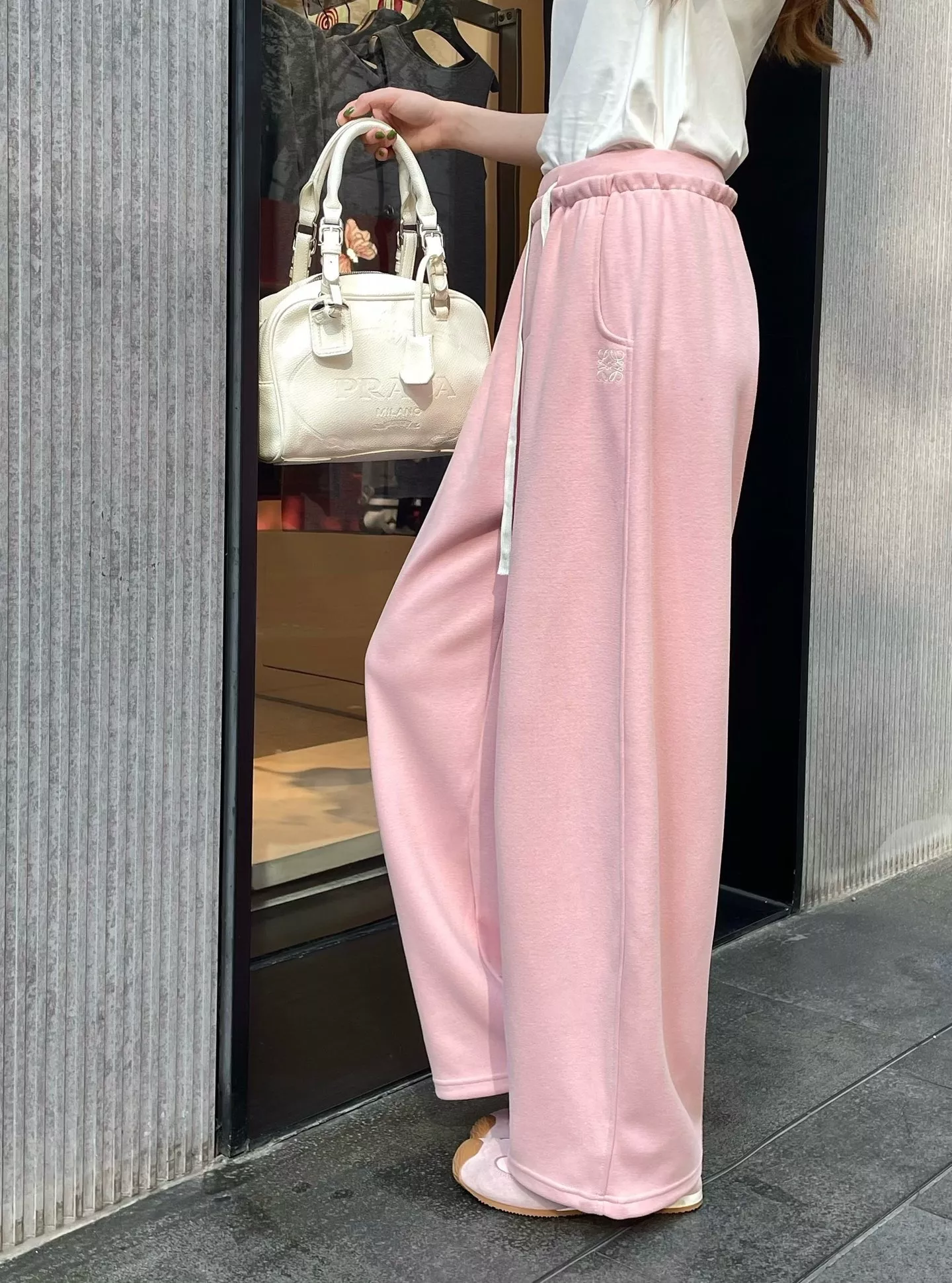 로에베 로고 자수 드로스트링 조거 와이드 팬츠 상세 이미지 29