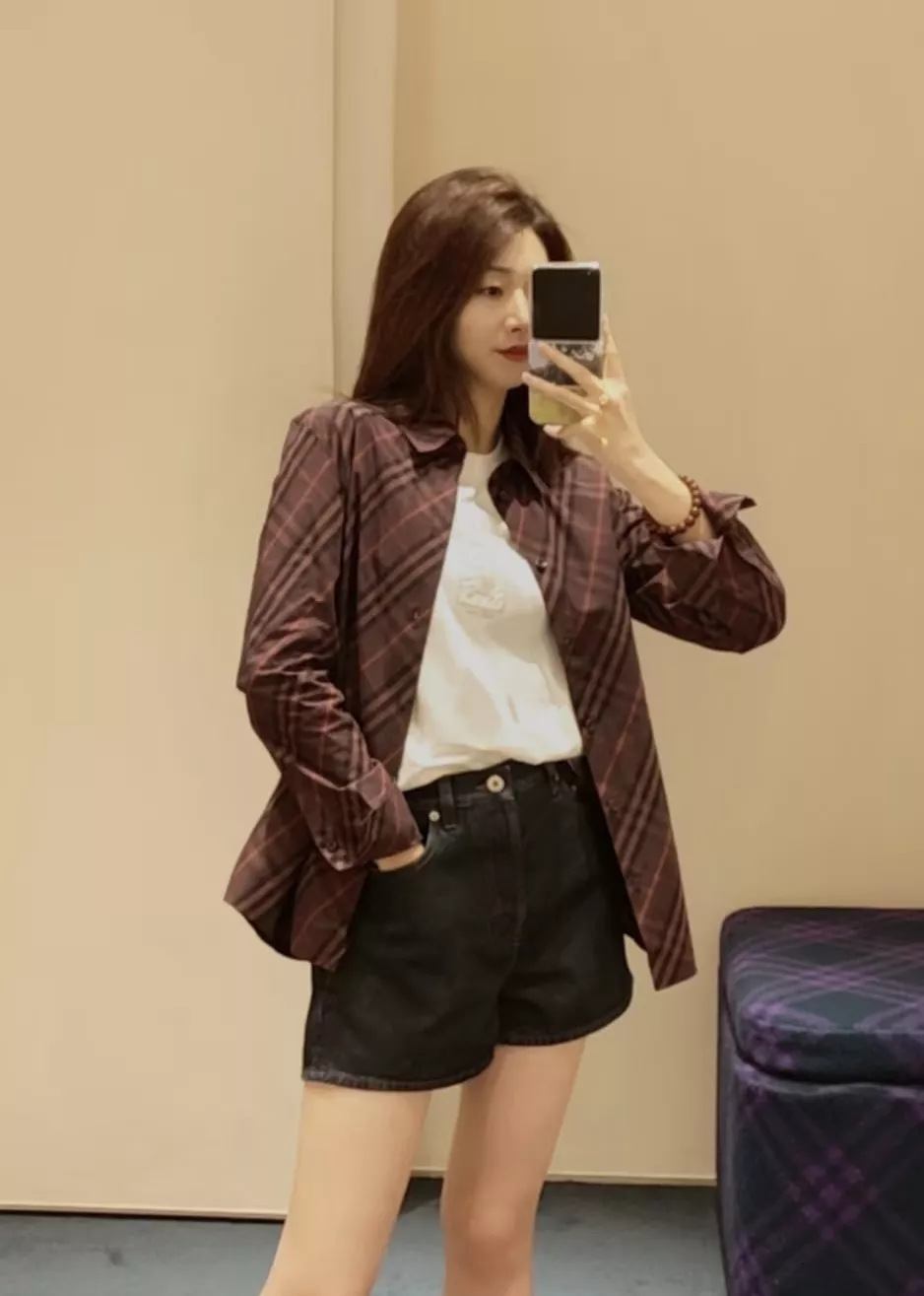 버버리 체크 패턴 클래식 카라 셔츠 상세 이미지 18