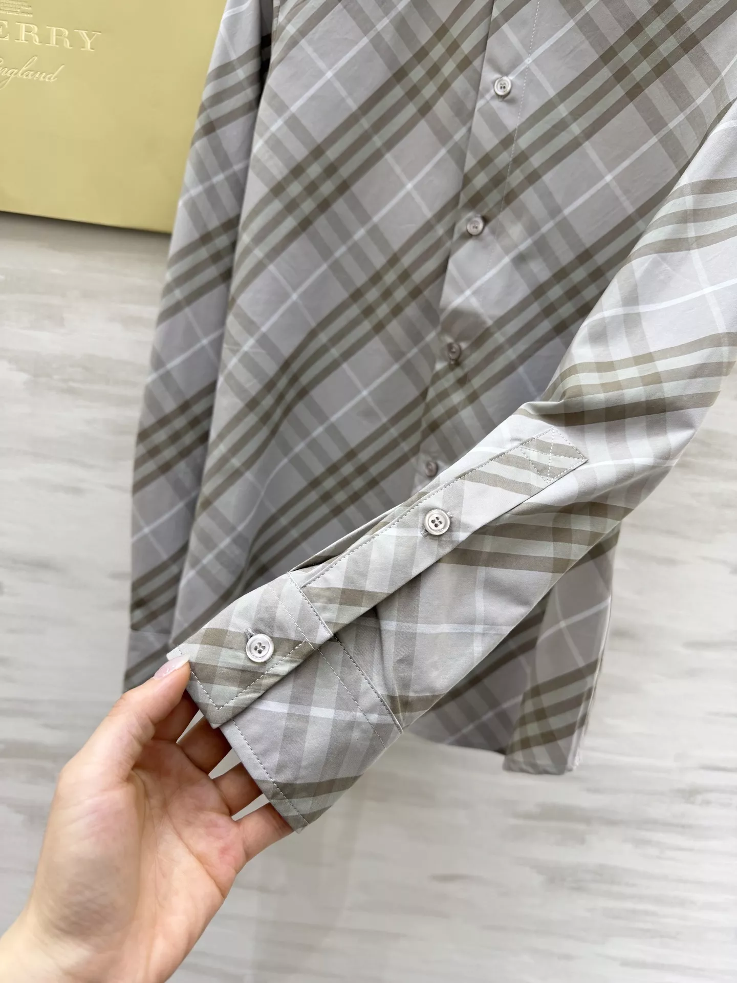 버버리 체크 패턴 클래식 카라 셔츠 상세 이미지 44