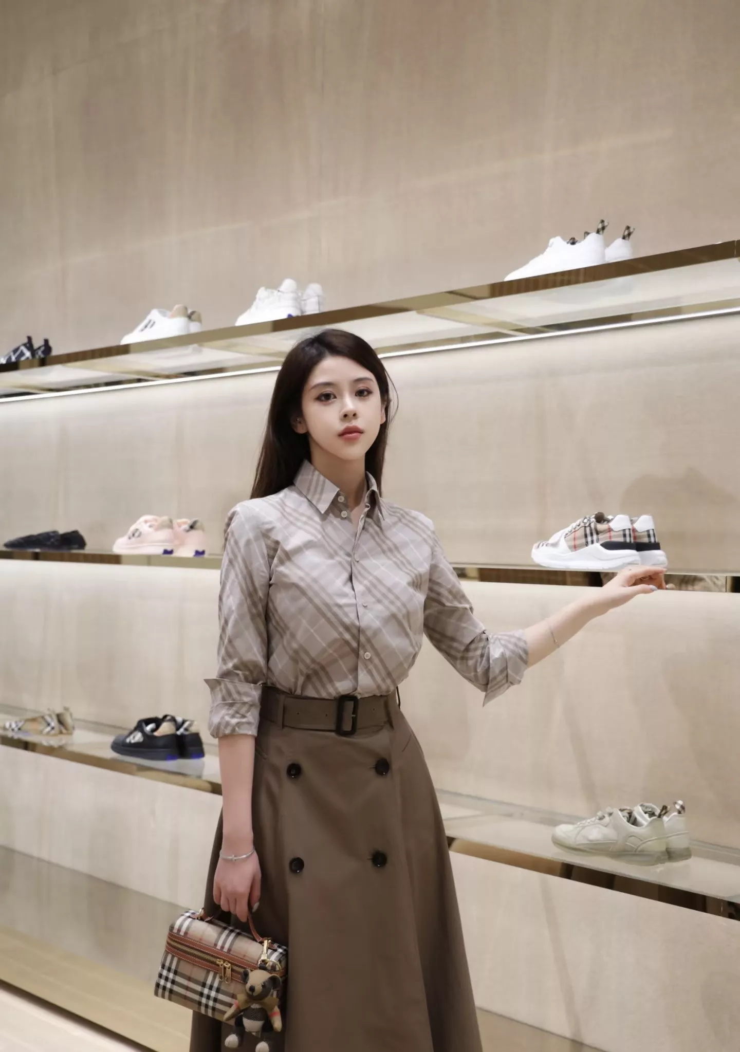 버버리 체크 패턴 클래식 카라 셔츠 상세 이미지 50