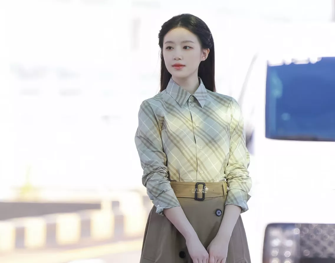 버버리 체크 패턴 클래식 카라 셔츠 상세 이미지 54