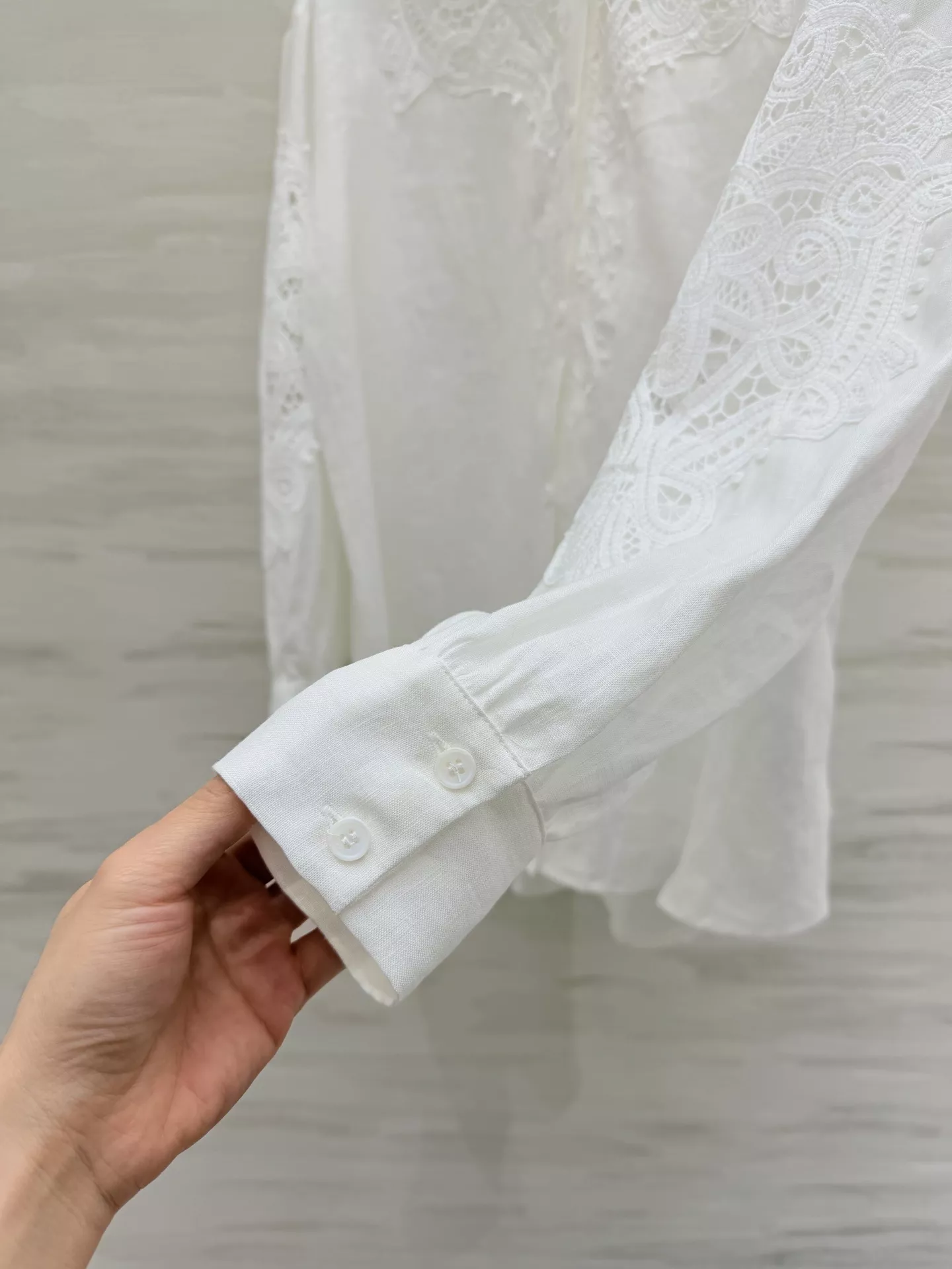 에르마노설비노 화이트 린넨 레이스 자수 카라 셔츠 상세 이미지 7