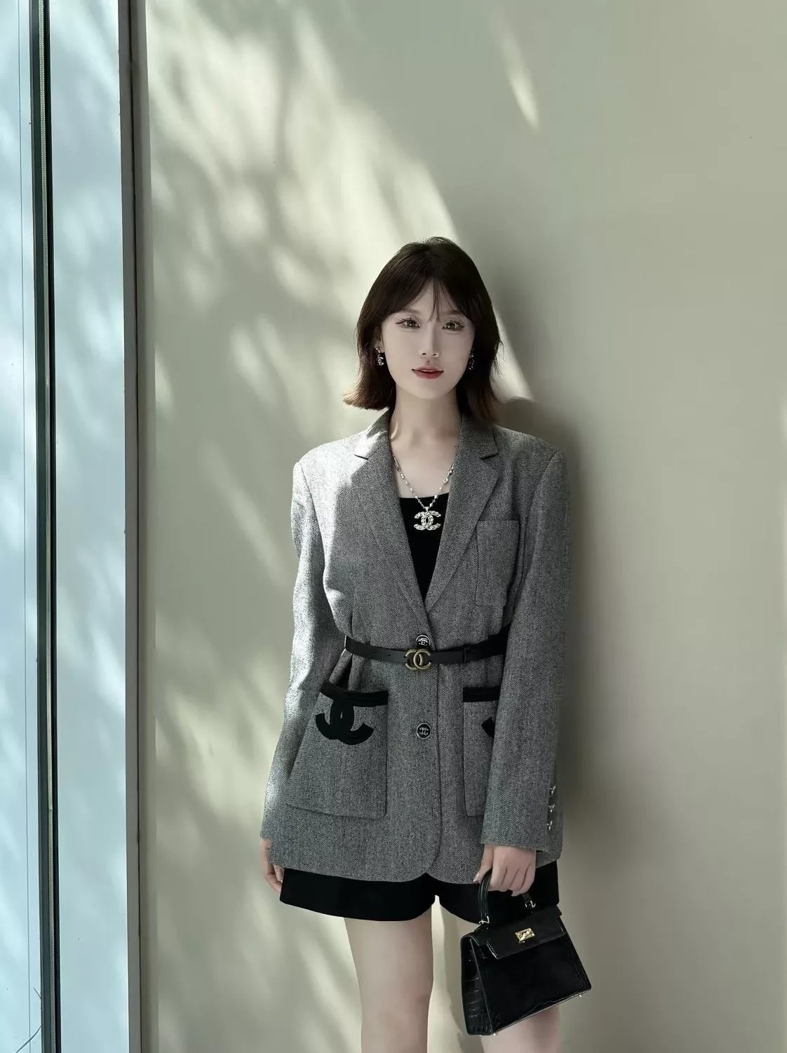 샤넬 26 봄 시즌 허리라인 벨트 싱글 버튼 재킷 상세 이미지 13