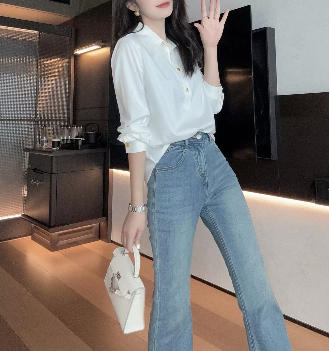 셀린느 금장 버튼 포인트 카라 셔츠 상세 이미지 8