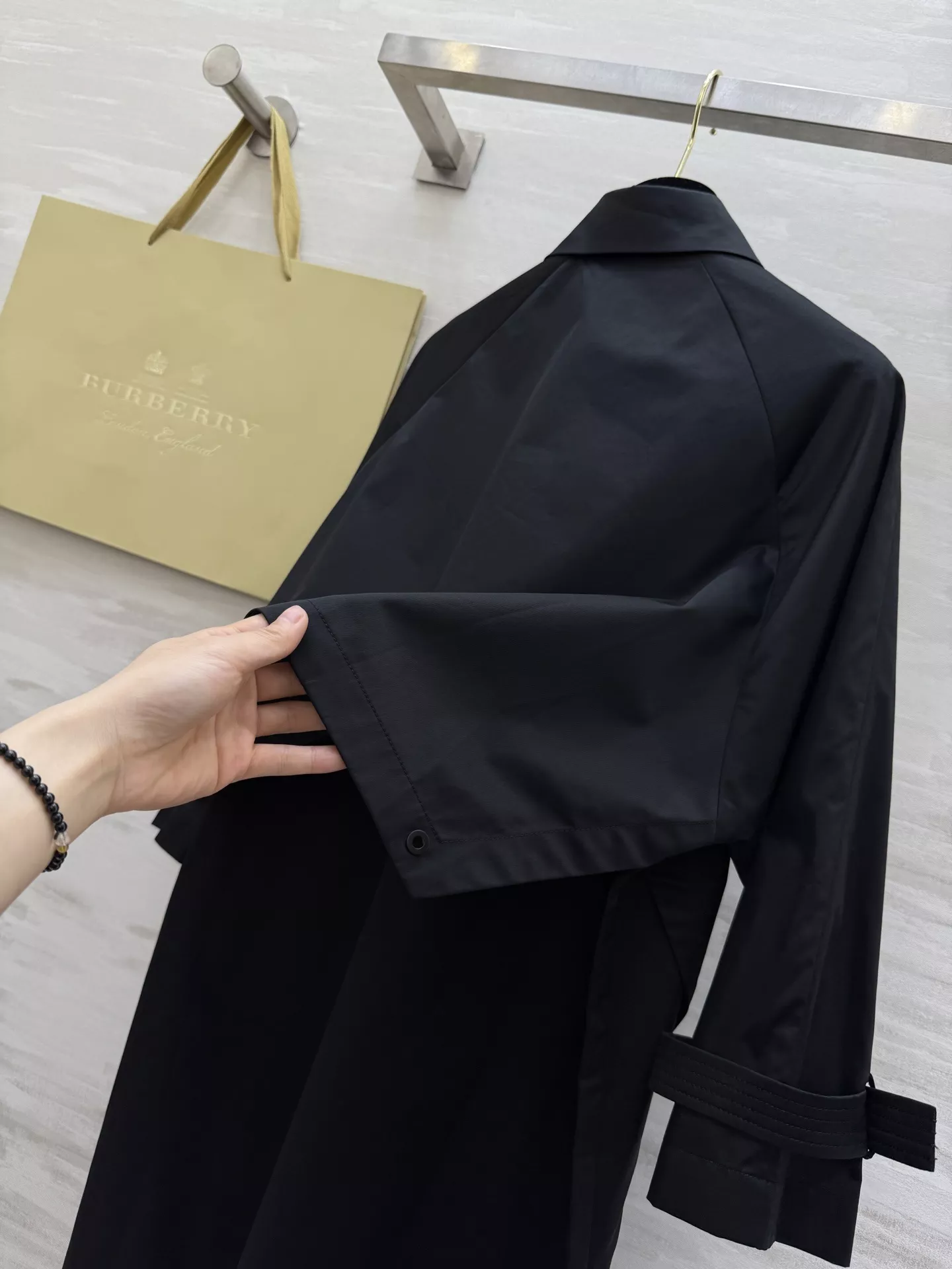 버버리 간절기 미들 기장 트렌치 스타일 코트 상세 이미지 21