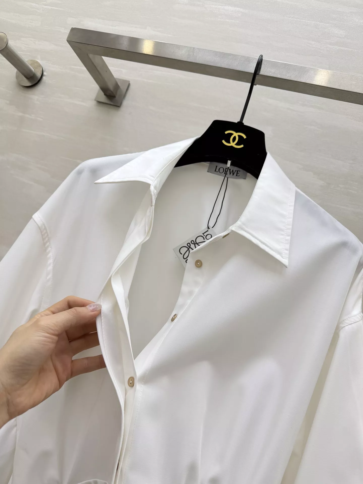 로에베 스트랩 허리 셔링 벌룬소매 셔츠 상세 이미지 9