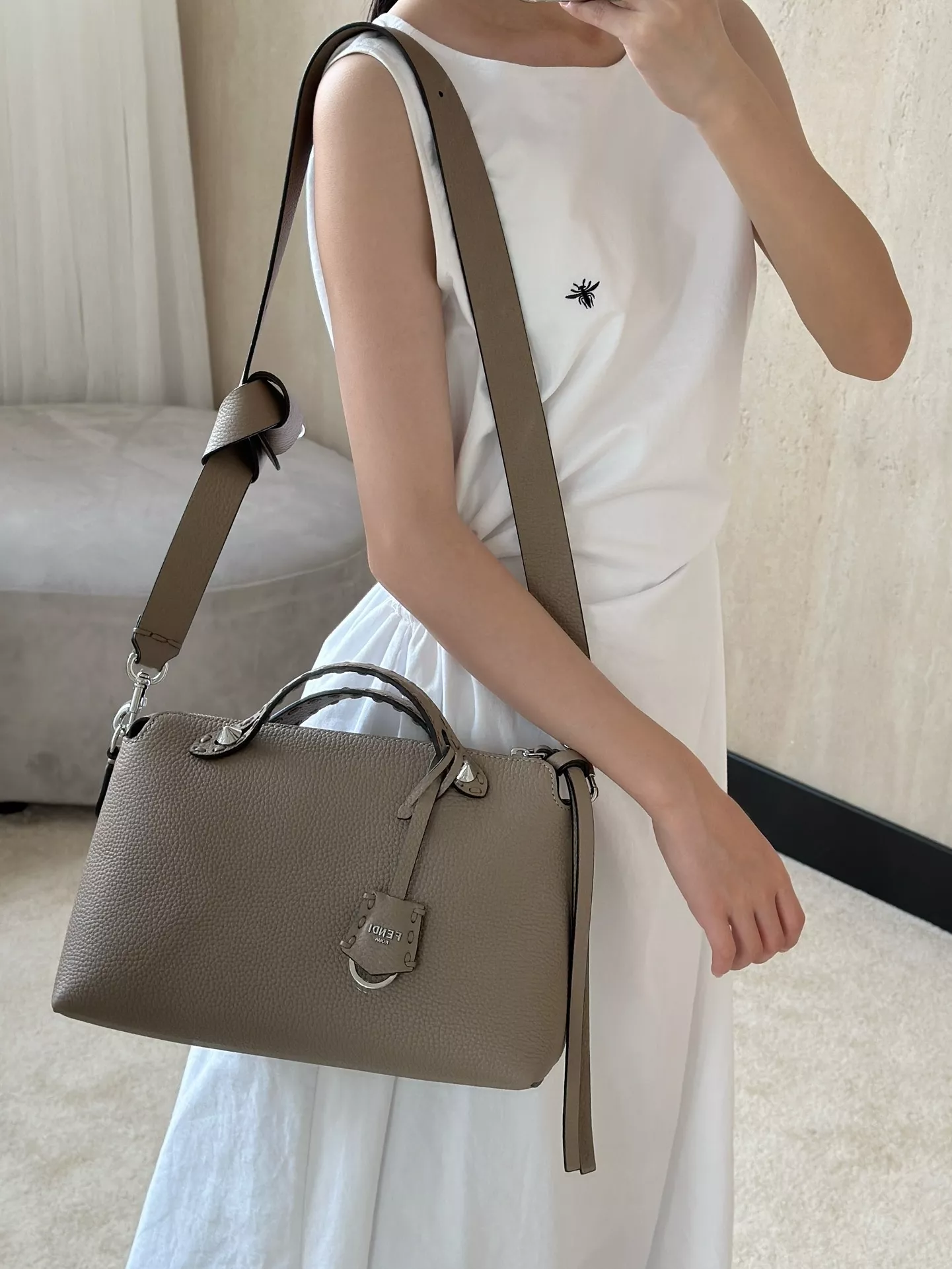 펜디 바이더웨이 셀레리아 핸드백 상세 이미지 10