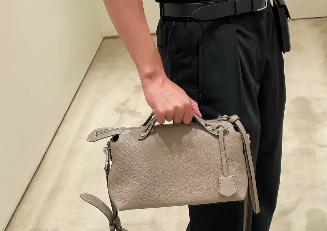 펜디 바이더웨이 셀레리아 핸드백 상세 이미지 19