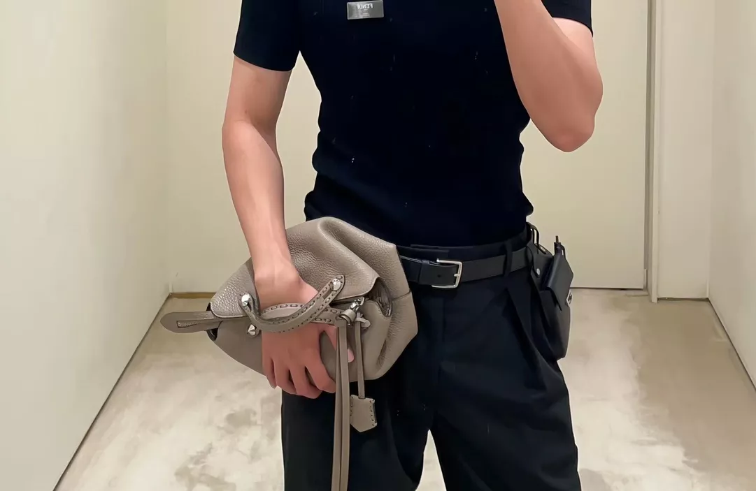 펜디 바이더웨이 셀레리아 핸드백 상세 이미지 21